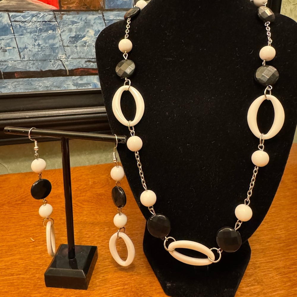 Groovy Black & White Beaded Necklace and Earring Set
